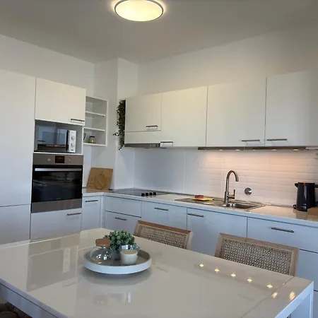 Maris Loft Šimuni